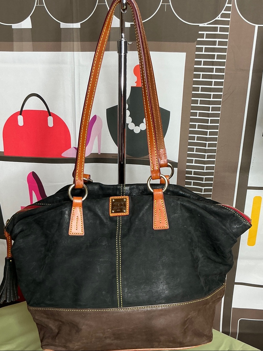 Dooney & Bourke Leather Hangbag Purse #2311